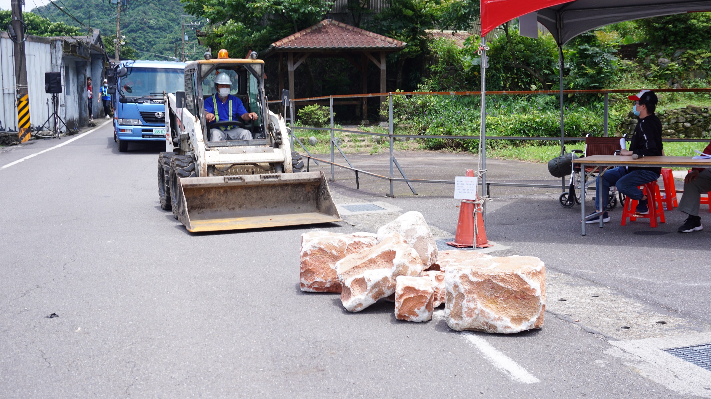 道路-2搶通