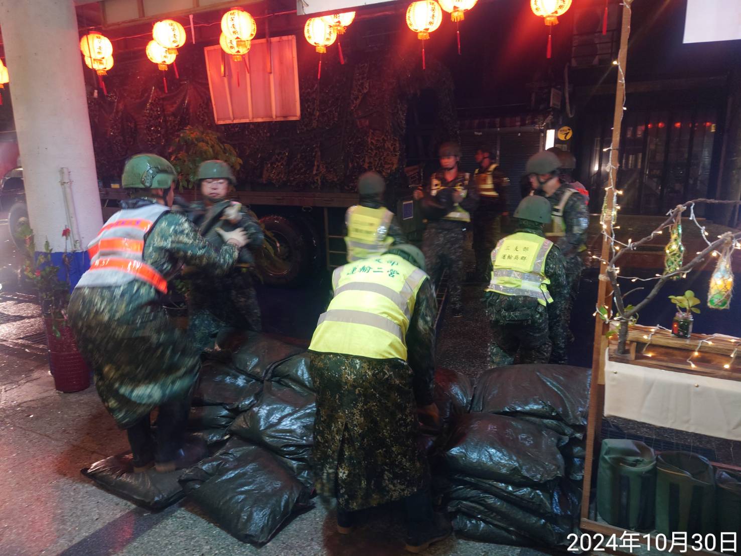 國軍預置沙包防範瑞芳老街積淹水3