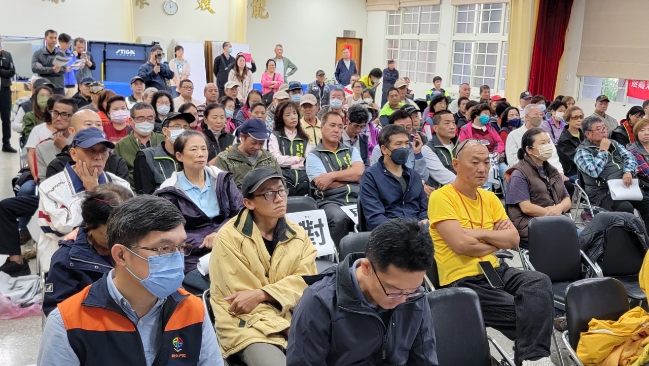 現場民眾聆聽規劃方案