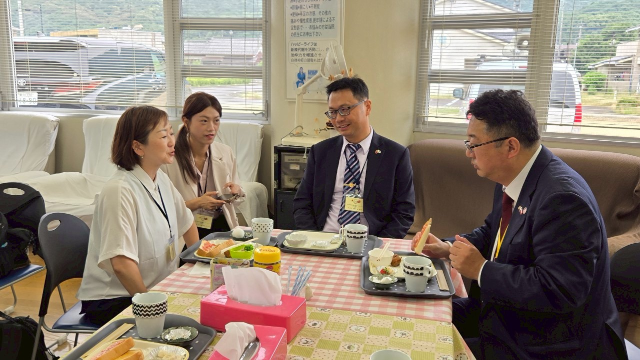 與琴平町長交流町內共餐內容