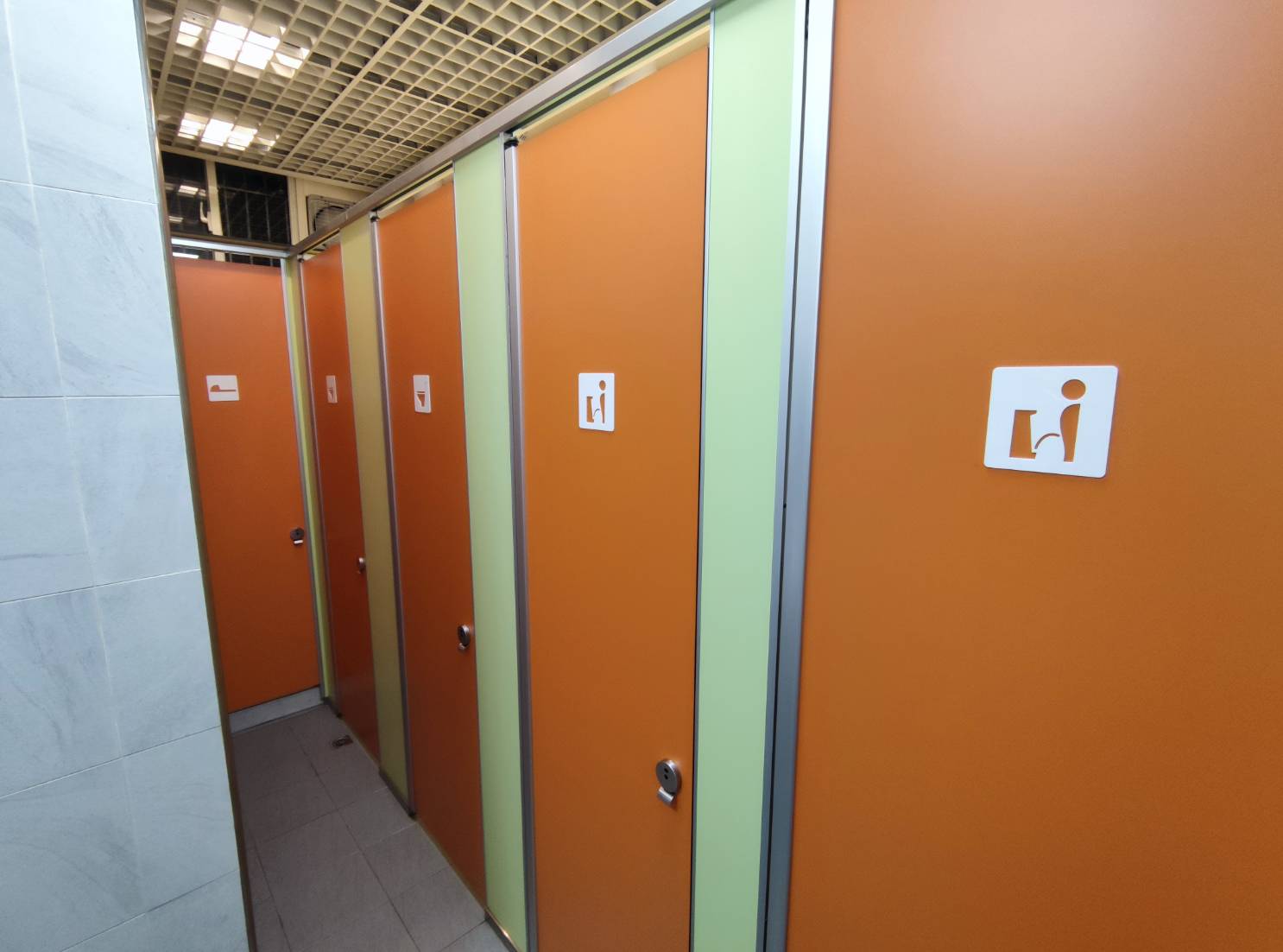 廁所以便器種類區分個別獨立空間